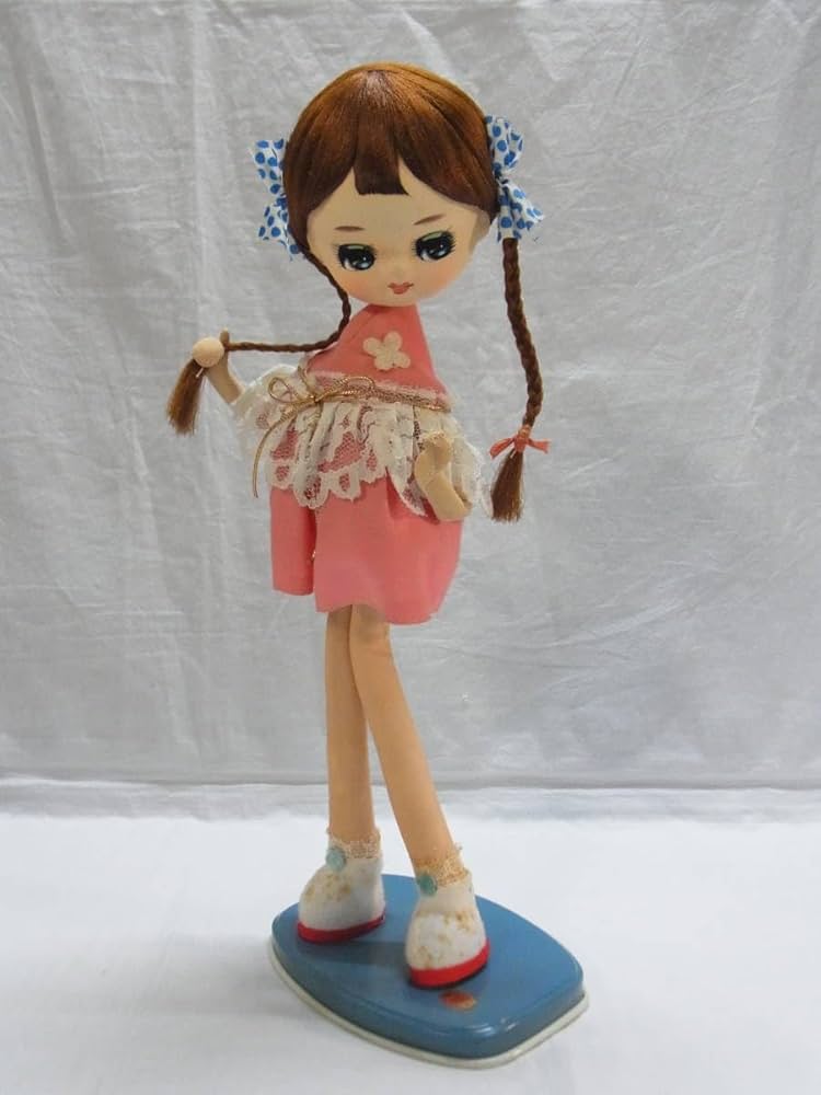 Amazon.co.jp: 三つ編み昭和レトロポーズ人形 高さ約37cm水玉